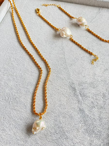 Era Pearl Necklace